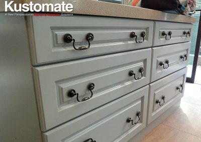 Drawer Type Built-in Classic Cabinet With Quartz Countertops