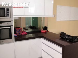 Solid Surface Kitchen Cabinet With Soft Close Drawer