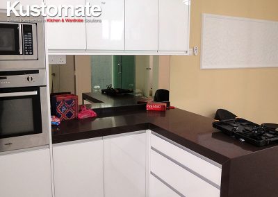 Solid Surface Kitchen Cabinet With Soft Close Drawer