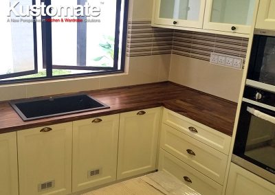 Solid Wood Classic Kitchen Cabinet Design 01